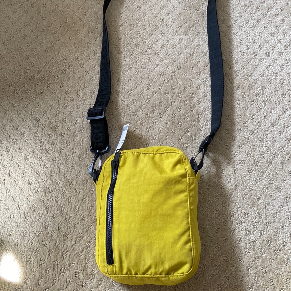 BAGGU sport crossbody